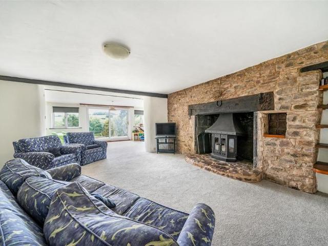 4 bedroom terraced house to rent
