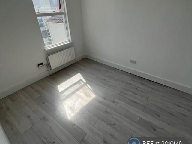 4 bedroom terraced house to rent