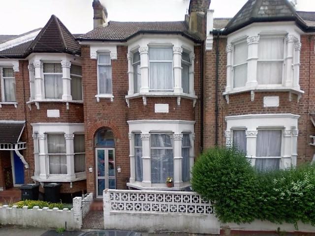 4 bedroom terraced house to rent