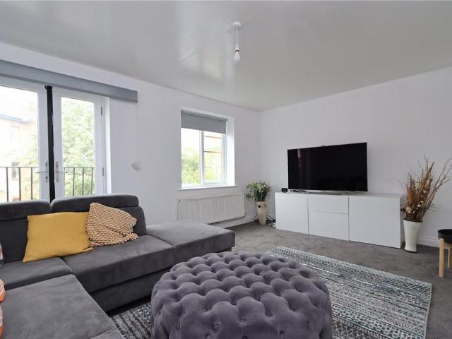 4 bedroom terraced house to rent