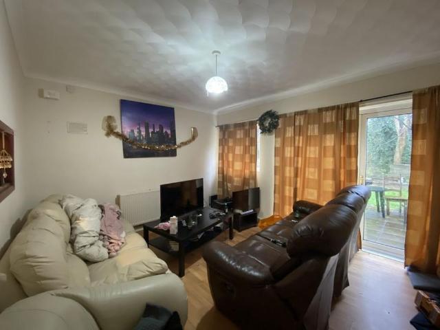 4 bedroom terraced house to rent