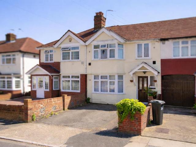 4 bedroom terraced house to rent