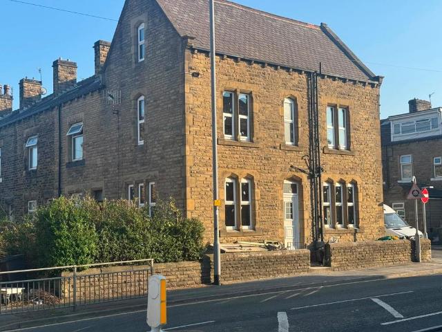 4 bedroom terraced house to rent