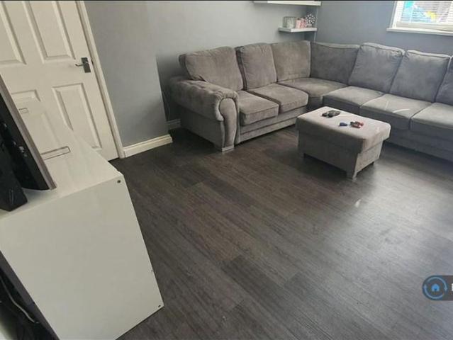 4 bedroom terraced house to rent