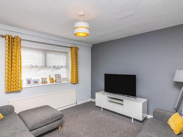 4 bedroom terraced house to rent