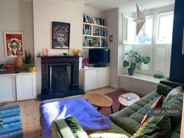 4 bedroom terraced house to rent