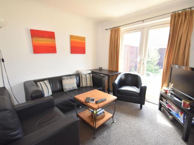 4 bedroom terraced house to rent