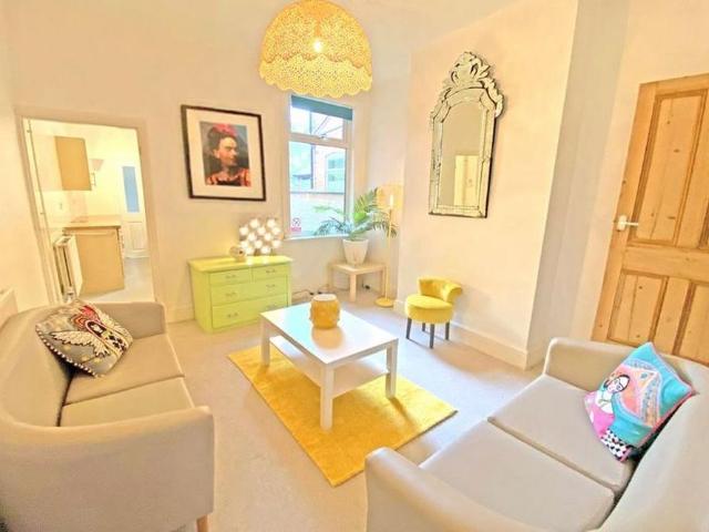 4 bedroom terraced house to rent