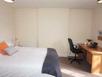 4 bedroom terraced house to rent