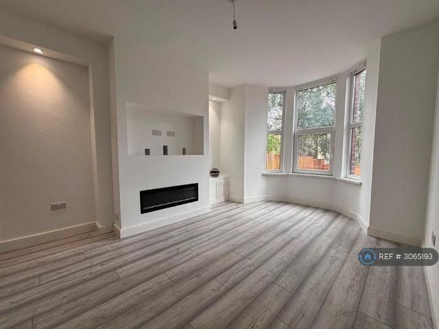 4 bedroom terraced house to rent