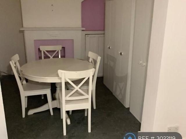 4 bedroom terraced house to rent