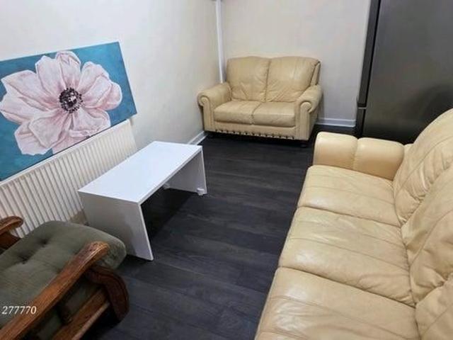 4 bedroom terraced house to rent
