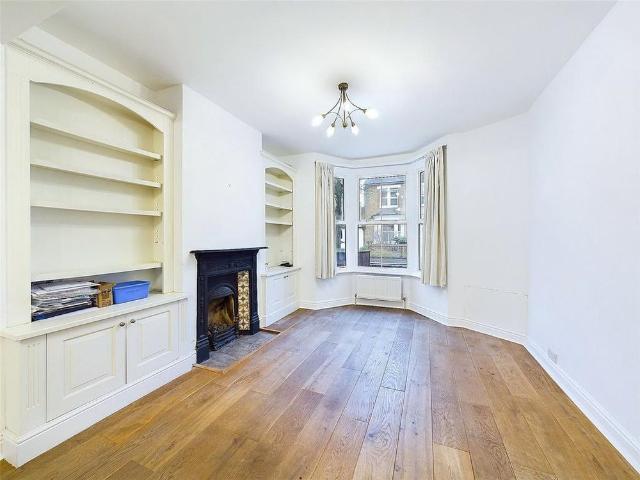 4 bedroom terraced house to rent