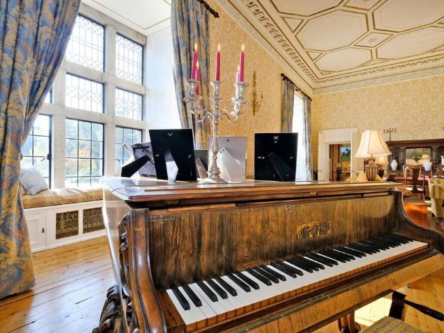 4 bedroom terraced house to rent