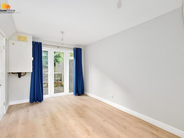 4 bedroom terraced house to rent