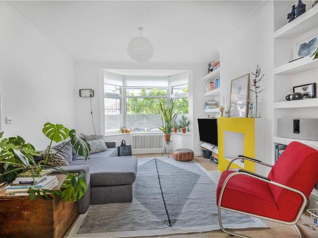4 bedroom terraced house to rent