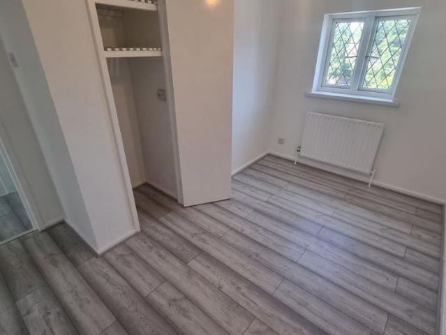 4 bedroom terraced house to rent