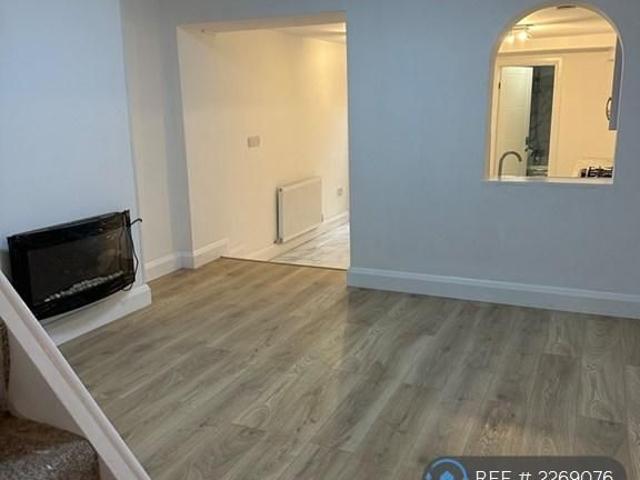 4 bedroom terraced house to rent