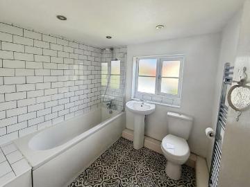 4 bedroom terraced house to rent