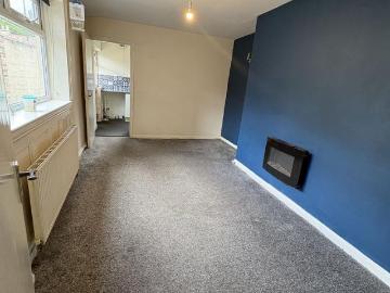 4 bedroom terraced house to rent
