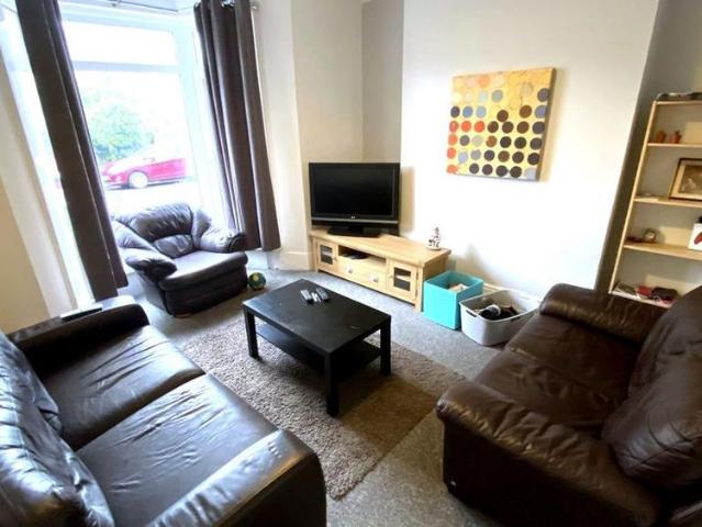 4 bedroom terraced house to rent