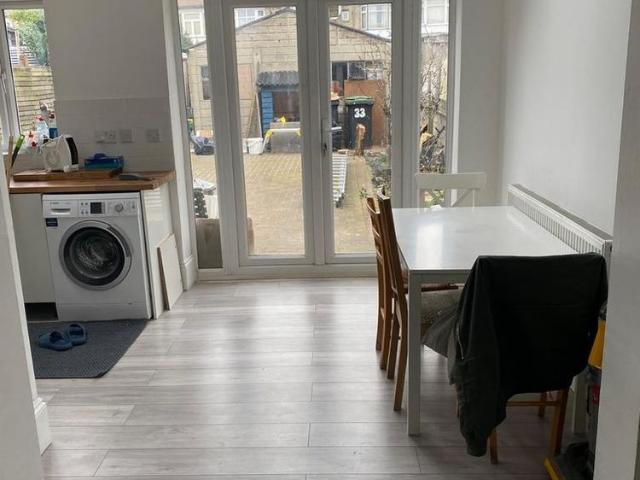 4 bedroom terraced house to rent