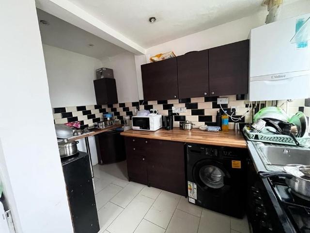 4 bedroom terraced house to rent
