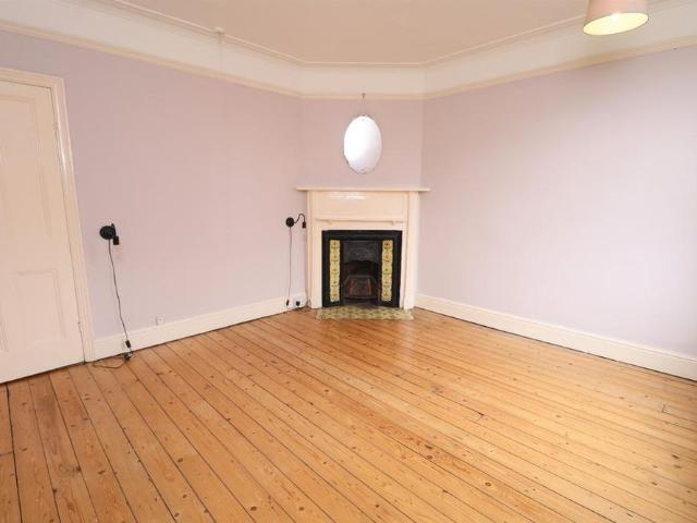 4 bedroom terraced house to rent