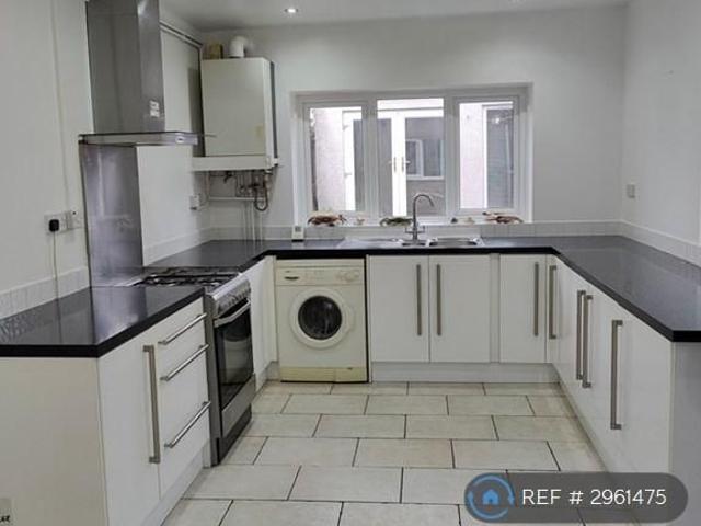 4 bedroom terraced house to rent