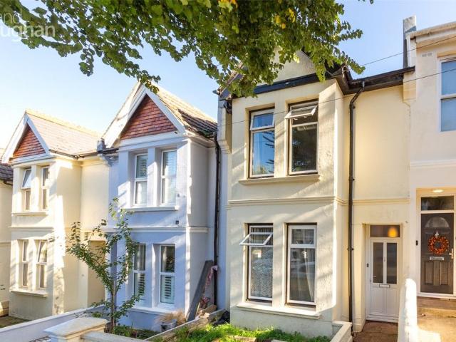 4 bedroom terraced house to rent