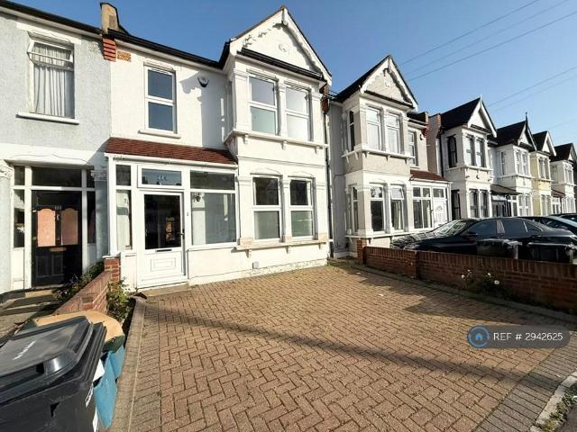 4 bedroom terraced house to rent