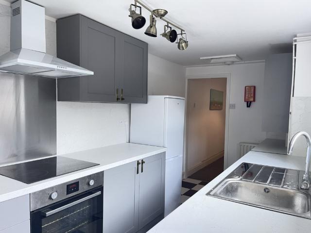 4 bedroom terraced house to rent