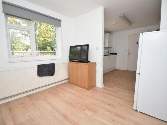 4 bedroom terraced house to rent
