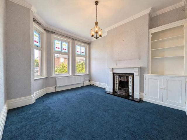 4 bedroom terraced house to rent