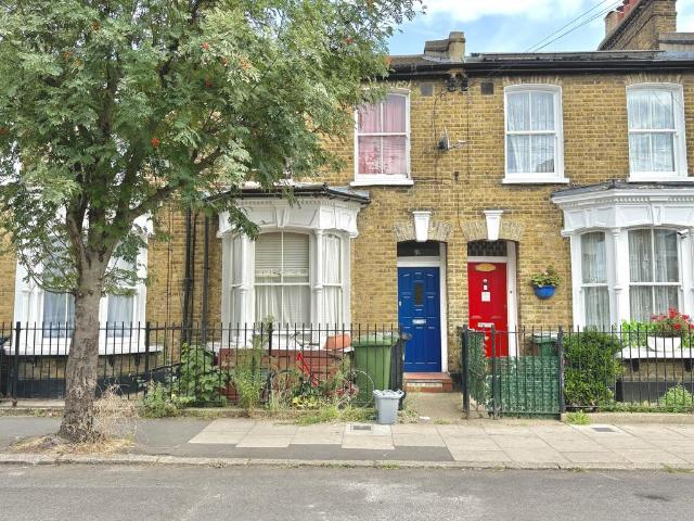 4 bedroom terraced house to rent