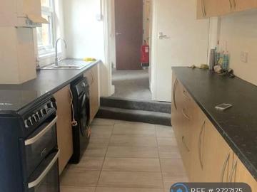 4 bedroom terraced house to rent