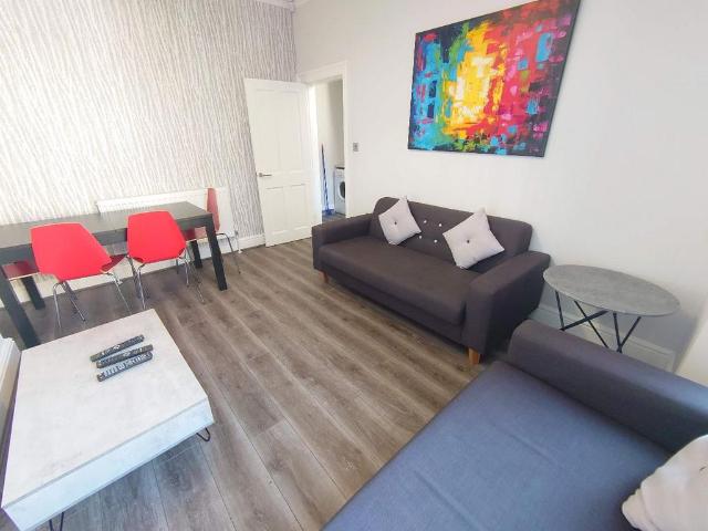 4 bedroom terraced house to rent
