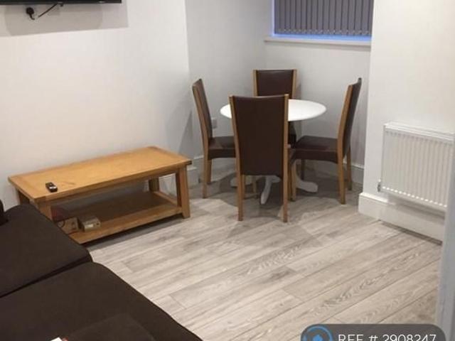 4 bedroom terraced house to rent