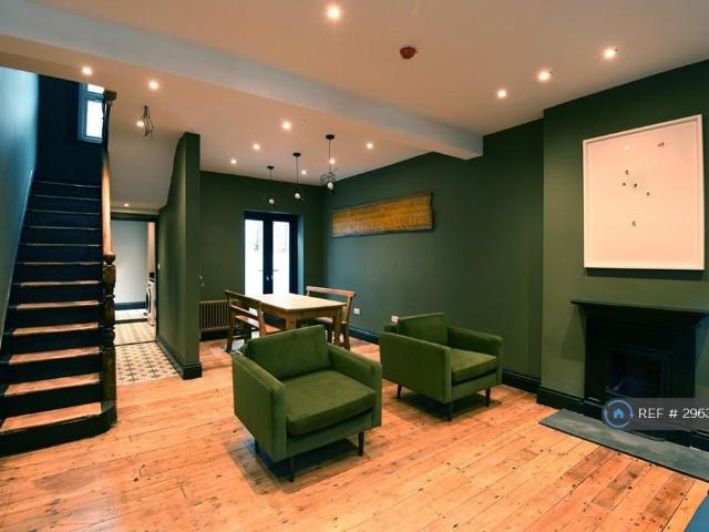 4 bedroom terraced house to rent
