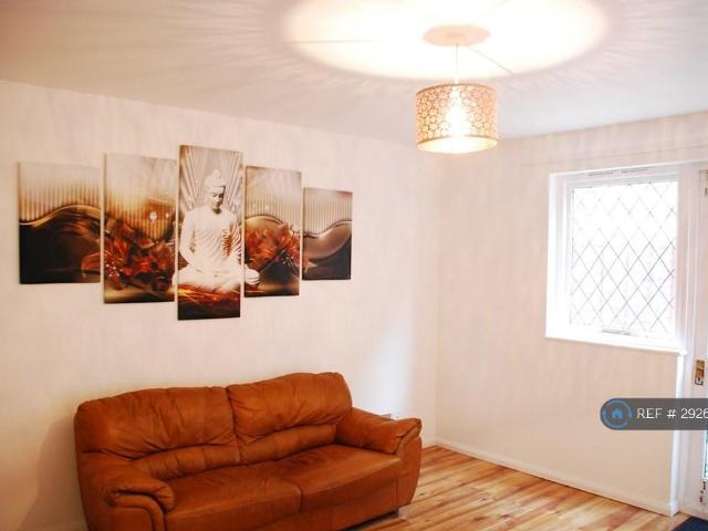 4 bedroom terraced house to rent