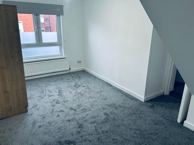 4 bedroom terraced house to rent