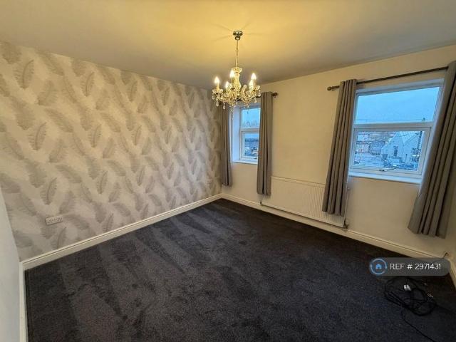 4 bedroom terraced house to rent