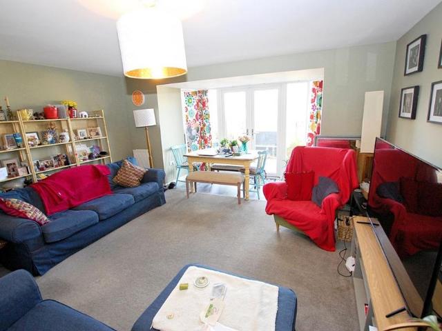 4 bedroom terraced house to rent