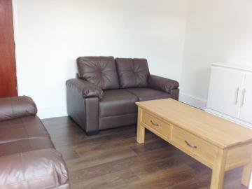 4 bedroom terraced house to rent