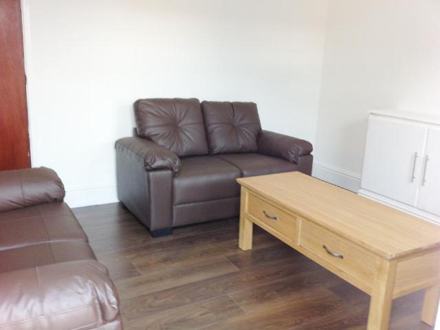 4 bedroom terraced house to rent