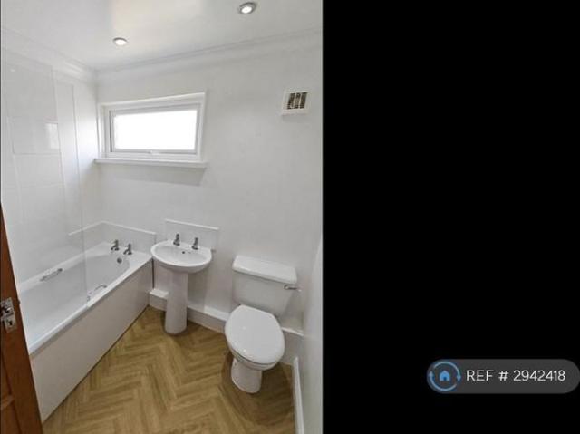 4 bedroom terraced house to rent