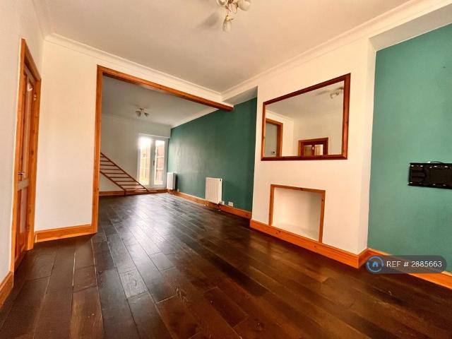 4 bedroom terraced house to rent