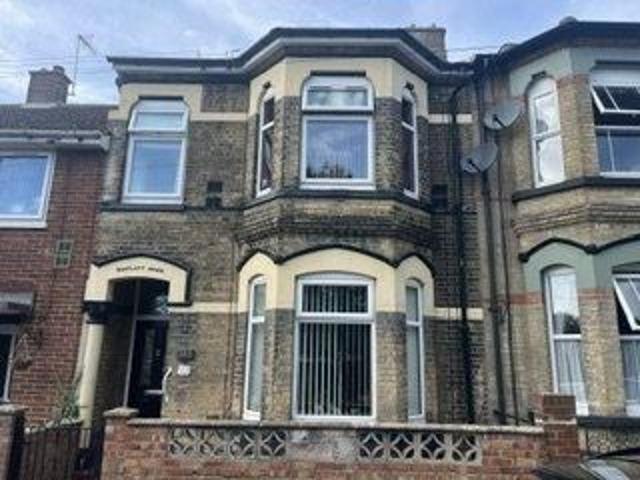 4 bedroom terraced house to rent
