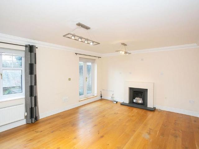4 bedroom terraced house to rent
