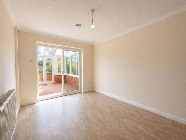 4 bedroom terraced house to rent